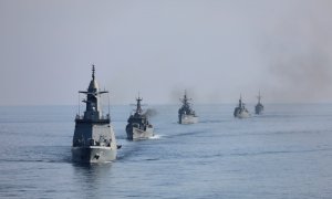 Νέο κεφάλαιο υψηλού ρίσκο στον πόλεμο, πώς «παίζουν» οι αγορές τον αποκλεισμό, νέα ύποπτα πονταρίσματα 950 εκατ. δολ., τι φέρνει η πτώση  Όρμπαν, εύσημα στην Ελλάδα από ΔΝΤ και Economist και το..μήνυμα Μυτιληναίου για το 2026