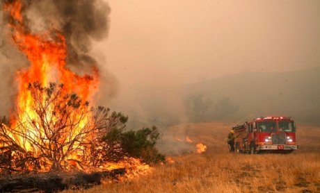 Μαίνονται οι φωτιές στην Καλιφόρνια - Τουλάχιστον 31 οι νεκροί