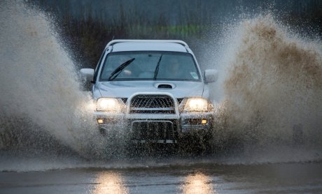Κακοκαιρία και Βροχές: Τι ζημιές καλύπτουν τα συμβόλαια αυτοκινήτων σήμερα;