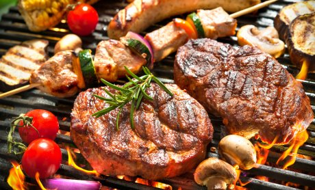 Τσικνοπέμπτη: Τι συμβολίζει και γιατί σήμερα τρώμε κρέας!