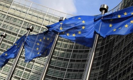 Ευρωπαϊκή Επιτροπή: Δεν παραβιάζει τους κανόνες η συναλλαγή μεταξύ Τράπεζας Πειραιώς - Eurobank