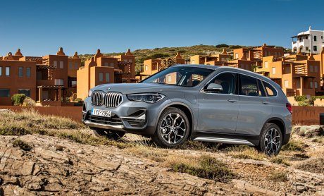 Νέα BMW X1 xDrive25e: Ηλεκτροκίνητη και τετρακίνητη