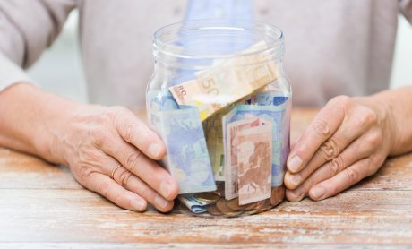Έρευνα ΕΕΑ: Το 6% των Ελλήνων αύξησε τα χρήματα που διαθέτει για «ασφάλειες», εν μέσω πανδημίας