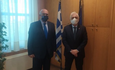 Σεμινάρια Α’ Βοηθειών στο προσωπικό του Υπουργείου Υποδομών και Μεταφορών από τον E.E.Σ.