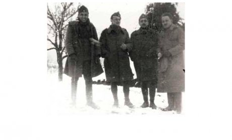 Μια αποκλειστική φωτογραφία στα χιόνια, 1940, με τον Π. Κανελλόπουλο και τον Αλ. Ταμπουρά
