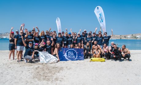 Η Green Team της Uni-pharma & InterMed καθάρισε το βυθό και την παραλία Λιβάδια της Πάρου!