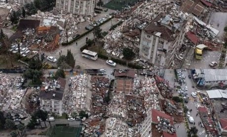  Βλέποντας τον πόνο των γειτόνων, του Ηλία Προβόπουλου