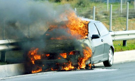 Συναγερμός στην Πυροσβεστική: Φωτιά σε όχημα στην Αττική Οδό στο ύψος της Παιανίας!