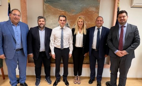 Αντιπροσωπεία του ΕΕΘ επισκέφθηκε τον Υπουργό Ανάπτυξης - Κατατέθηκαν τα μεγάλα προβλήματα των επαγγελματιών