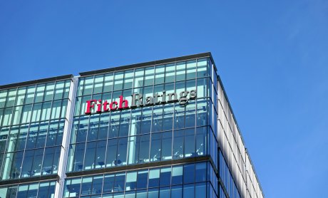 Fitch: Η ισχυρή αγορά μαζικών προσόδων το 2025 θα ωφελήσει τις βρετανικές ασφαλιστικές ζωής
