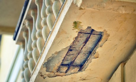 Πτώση μαρμάρων από μπαλκόνι - Γιατί δεν Καλύπτεται από την Ασφάλιση Αστικής Ευθύνης;
