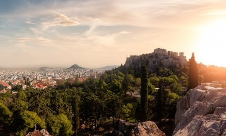 Καιρός: Άνοδος θερμοκρασίας με τοπικές βροχές - Πρόγνωση μέχρι και το Σάββατο