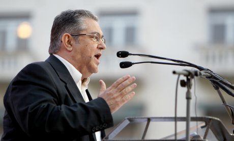 Το δημοψήφισμα και ο «σοφός» Κουτσούμπας, η «ομπρέλα» του Γιάνη, οι θιασώτες της δραχμής, όταν η Κρήτη έφτασε στη…Σαντορίνη και η λύση - «ψίχουλα» για τους «Ελβετούς»