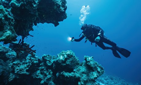 Τι προβλέπουν τα ασφαλιστήρια για ωτίτιδα και διάτρηση τυμπάνου από καταδύσεις;