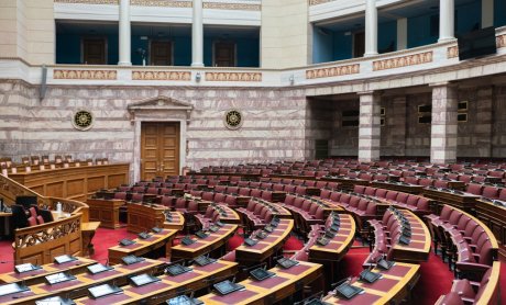Φθινόπωρο 2025: Θρυαλλίδα αναδιάταξης του πολιτικού σκηνικού