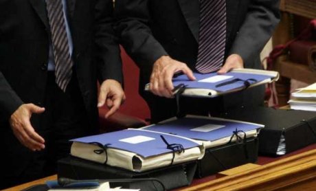 Αιφνιδιαστικά το Σάββατο στη Βουλή ασφαλιστικό και φορολογικό