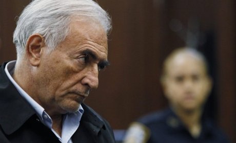 Από το Sofitel στις διαβόητες φυλακές Ρίκερς ο Στρος Καν. Αρχισε η κούρσα διαδοχής στο ΔΝΤ