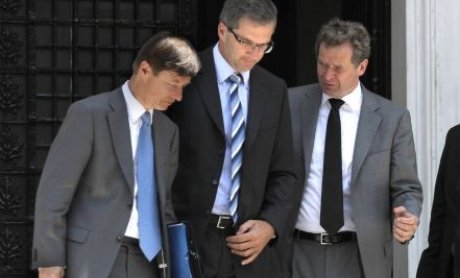 Ξετινάζουν την τρόικα οι αναλυτές της Αlpha Βank 