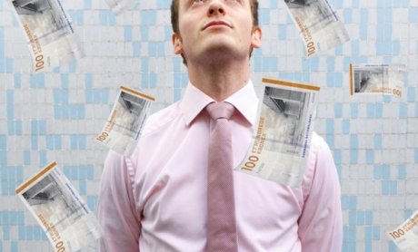 Τραπεζικά στελέχη των Lloyds επιστρέφουν μέρος των μπόνους που πήραν