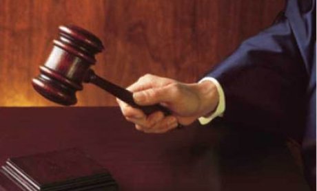 Π. Ψωμιάδης-Β. Αδαμόπουλος: Προσωρινός καυγάς στη δίκη