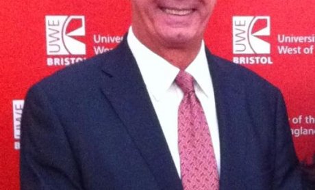 Ο Φίλιππος Μωράκης υπερέχει