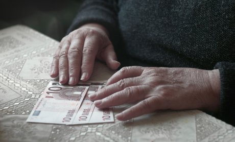 Προσωρινή σύνταξη με προσαύξηση για δικηγόρους, γιατρούς και μηχανικούς