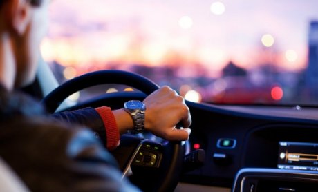 Προσλαμβάνουν οδηγούς στην ΕΕ με μηνιαίο μισθό 1.900 ευρώ!