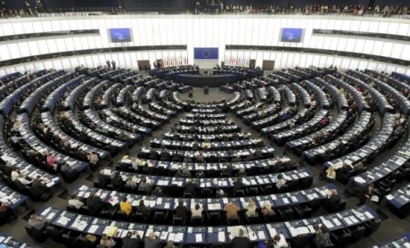 Ταχεία εφαρμογή του Brexit για να τερματιστεί η αβεβαιότητα ζητάει το ΕΚ