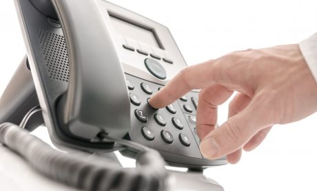 Τηλεφωνητές εταιρείας διαχείρισης αξιώσεων συνελήφθησαν για ασφαλιστική απάτη!