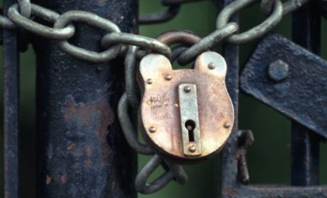  Μάχες γύρω από το προνόμιο απολυμένων ασφαλιστικών υπαλλήλων 