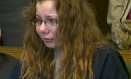 Άντρας οδήγησε τη θετή του κόρη σε έγκλημα πάθους για να εισπράξει το ασφαλιστήριο ζωής