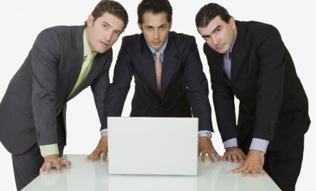 Σε συζητήσεις με Groupama και η κρατική Caisse des Depots