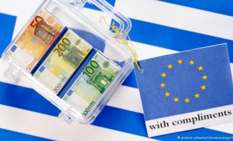 Handelsblatt: Πράσινο φως σε διευκολύνσεις για το ελληνικό χρέος