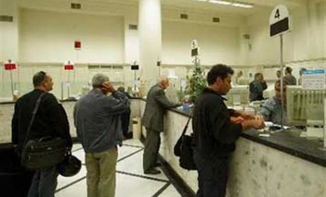 Στα γκισέ των τραπεζών οι φόροι 