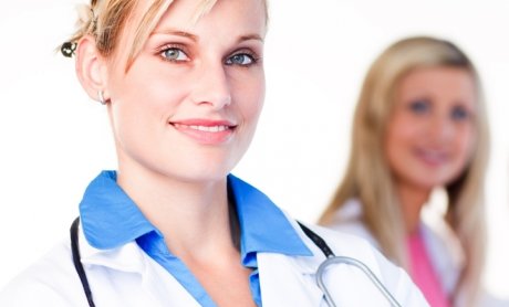 Ψηφίστηκε το νομοσχέδιο για την Υγεία. Ανοικτά τα φαρμακεία. ﻿﻿Πού θα βρουν γιατρό οι ασφαλισμένοι του ΙΚΑ