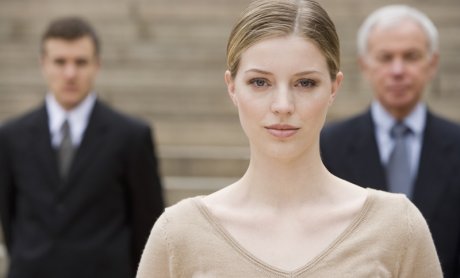 Lloyds: Πού στρέφονται οι ανησυχίες των επιχειρήσεων 