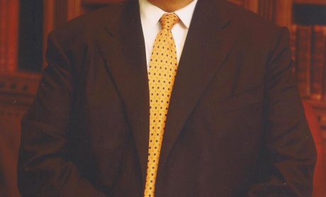 O Ρήτωρ Ιπποκράτης, ο φλύαρος μαθητής και τα υπό ΝΕΑ ΔΙΕΥΘΥΝΣΗ υποκαταστήματα του Δ. Κοντομηνά