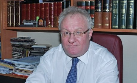 Ιωάννης Αδαμόπουλος: Νομοθετούν ξενομοθετούν ανέλεγκτα σαν κοινοβουλευτικοί αυτοκράτορες