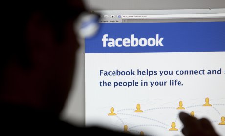 Το Facebook εγκαταλείπει το πείραμα με το δεύτερο News Feed