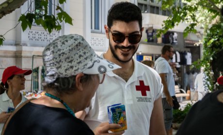 Ο Ελληνικός Ερυθρός Σταυρός δίπλα στους πολίτες τις ημέρες του καύσωνα!