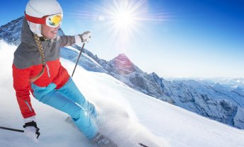 Πως αποζημιώνουν τα συμβόλαια υγείας τραυματισμούς από χειμερινό σκι και επικίνδυνα αθλήματα;