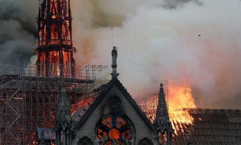 Τι συμβαίνει με την ασφάλιση της Notre Dame και ποιος θα πληρώσει την ανοικοδόμηση του ναού;