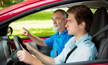 Πανελλήνια Ομοσπονδία Εκπαιδευτών Οδήγησης: Ερώτημα σε θέματα ασφάλισης μετά την εφαρμογή του νόμου για τους υποψήφιους οδηγούς