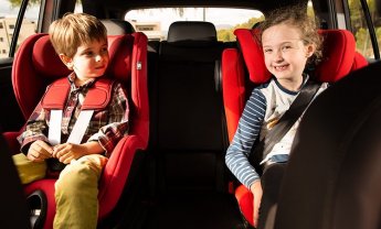 Οι 10 κανόνες ασφαλείας για τη μεταφορά των παιδιών σας στο αυτοκίνητο 