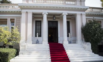 Σε «κόκκινο συναγερμό» η Κυβέρνηση για τη επόμενη φάση του κορωνοϊού  