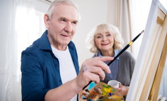 Η Όλγα Λυμπεροπούλου (νευροψυχολόγος) συμβουλεύει γιαγιάδες και παππούδες πώς να περάσουν αυτές τις μέρες την ώρα τους στο σπίτι. Ιδέες για ανθρώπους 60+ που ξεχνούν λίγο ή καθόλου!