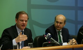 Κώστας Καραμανλής: Στόχος το 2030 ένα στα τρία νέα αυτοκίνητα να είναι ηλεκτρικά