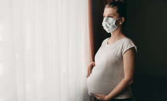 ΕΚΠΑ: Τα αντισώματα της μητέρας έναντι του κορονοϊού μεταφέρονται διαπλακουντιακά στο έμβρυο