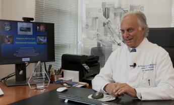 Συνέντευξη - Δρ. Κ. Κωνσταντινίδης: Κορυφαίος Γενικός Χειρουργός Ρομποτικής στον κόσμο (Βίντεο)