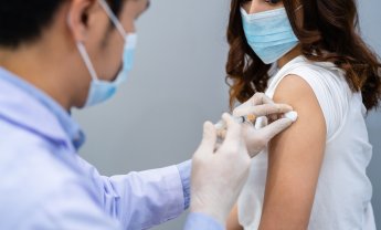 Υπουργείο Υγείας: Οδηγίες για την αναμνηστική δόση του εμβολίου κατά του COVID - 19